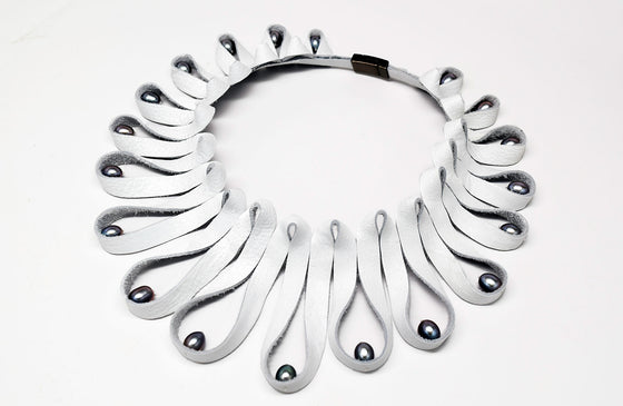 Pearl Ruffle Collar